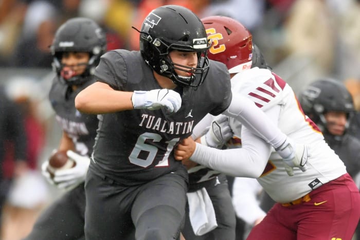 Tualatin.Central-Catholic.6A-football-final.Leon-Neuschwander.20